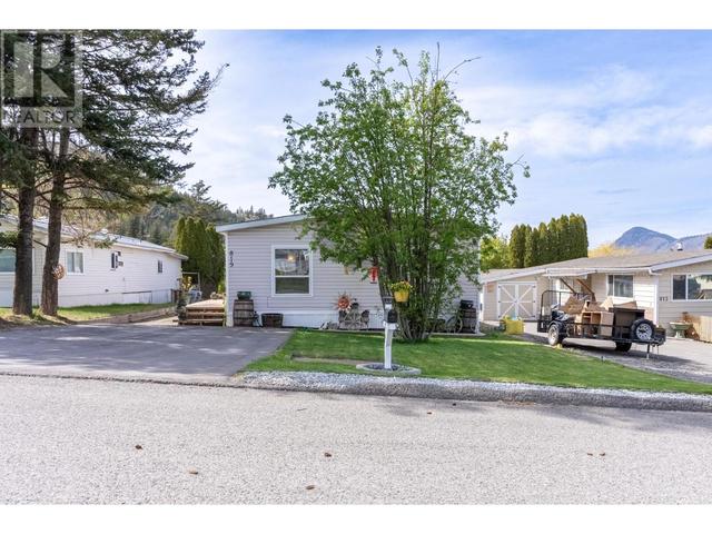 819 Klahanie Drive, House detached with 3 bedrooms, 2 bathrooms and null parking in Kamloops BC | Image 27