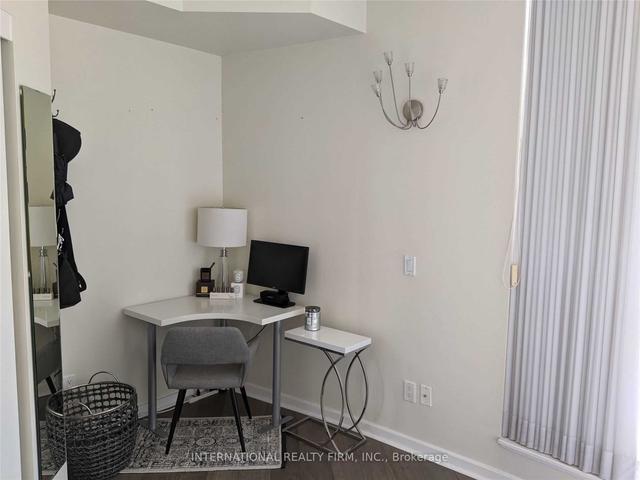 1501 - 218 Queens Quay W, Condo with 2 bedrooms, 2 bathrooms and 1 parking in Toronto ON | Image 11