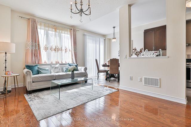 138 Memon Pl, House semidetached with 3 bedrooms, 4 bathrooms and 3 parking in Markham ON | Image 3