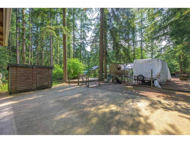 2546 200 Street, House detached with 3 bedrooms, 3 bathrooms and 9 parking in Langley BC | Image 32