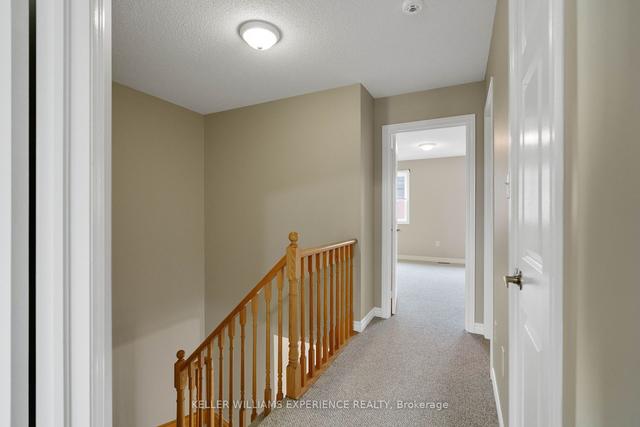 33 Arch Brown Crt, House attached with 3 bedrooms, 3 bathrooms and 3 parking in Barrie ON | Image 9