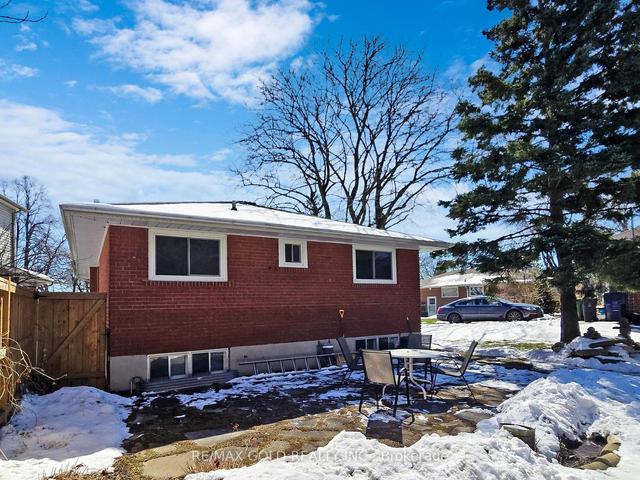 40 Fordover Dr, House detached with 3 bedrooms, 2 bathrooms and 3 parking in Toronto ON | Image 16