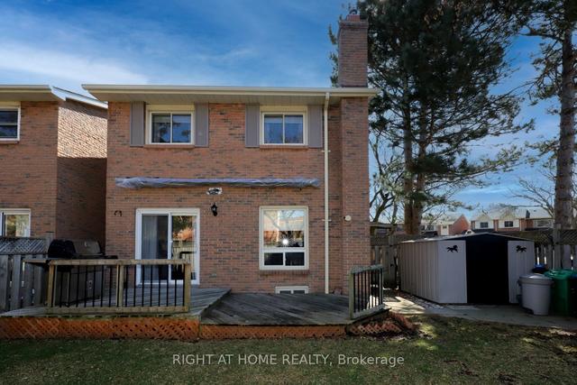 4051 Farrier Crt, House semidetached with 3 bedrooms, 2 bathrooms and 3 parking in Mississauga ON | Image 20