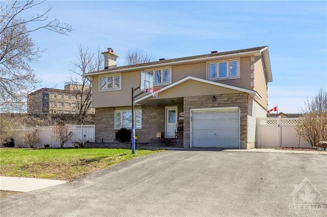1782 Ernest Avenue, House detached with 4 bedrooms, 3 bathrooms and 6 parking in Ottawa ON | Image 1