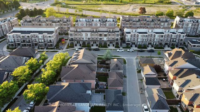 1112 - 65 Lindcrest Manr, Townhouse with 3 bedrooms, 3 bathrooms and 1 parking in Markham ON | Image 10