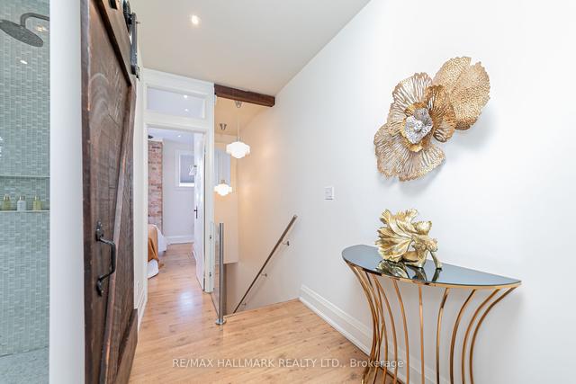 397 Crawford St, House semidetached with 3 bedrooms, 3 bathrooms and 1 parking in Toronto ON | Image 6