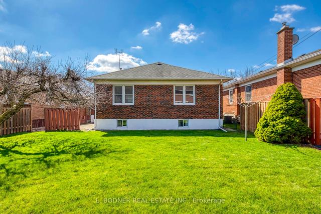 22 Burwood Rd, House detached with 3 bedrooms, 3 bathrooms and 3 parking in Toronto ON | Image 18