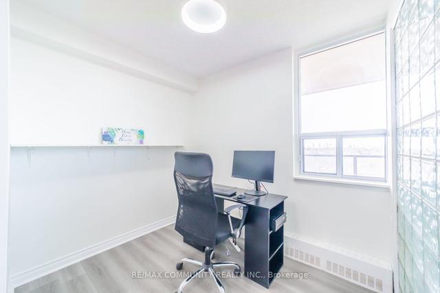 701 - 15 Torrance Rd, Condo with 2 bedrooms, 1 bathrooms and 1 parking in Toronto ON | Image 8