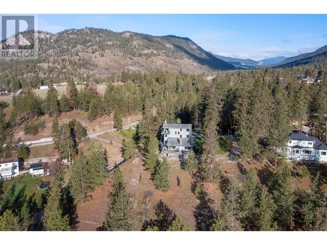 3943 Trepanier Heights Place, House detached with 5 bedrooms, 2 bathrooms and 8 parking in Peachland BC | Image 7