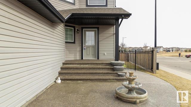 12255 171 Av Nw, House detached with 4 bedrooms, 3 bathrooms and 4 parking in Edmonton AB | Image 4