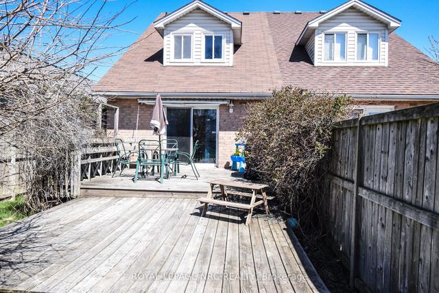 1072a Vansickle Rd N, House semidetached with 3 bedrooms, 3 bathrooms and 5 parking in St. Catharines ON | Image 24