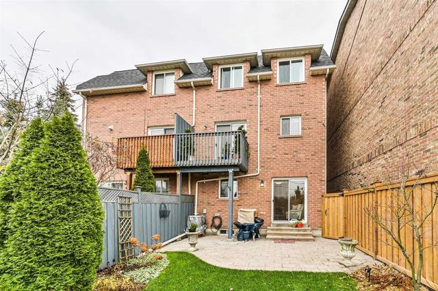 4 Lilac Ave, House semidetached with 2 bedrooms, 2 bathrooms and 2 parking in Toronto ON | Image 19
