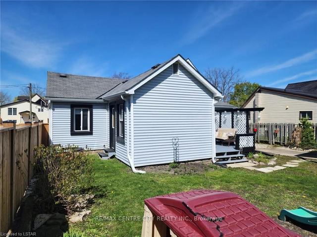 21 Miller St, House detached with 3 bedrooms, 1 bathrooms and 4 parking in St. Thomas ON | Image 24