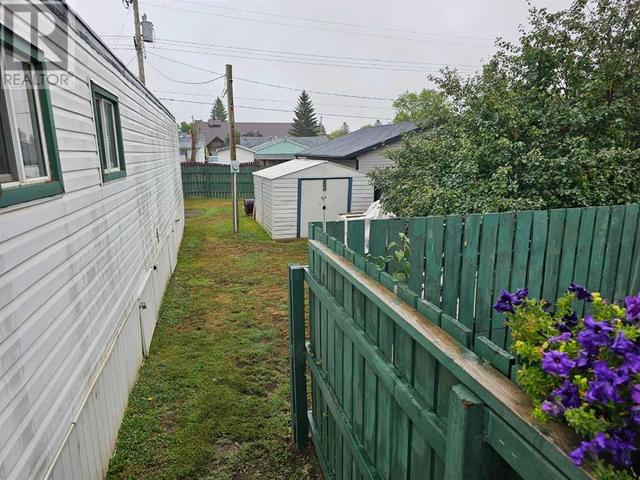 5131 49 Street, House other with 2 bedrooms, 1 bathrooms and 1 parking in Consort AB | Image 25