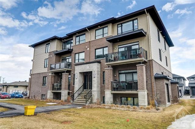 30 Carabiner Private, House attached with 3 bedrooms, 3 bathrooms and 2 parking in Ottawa ON | Image 2