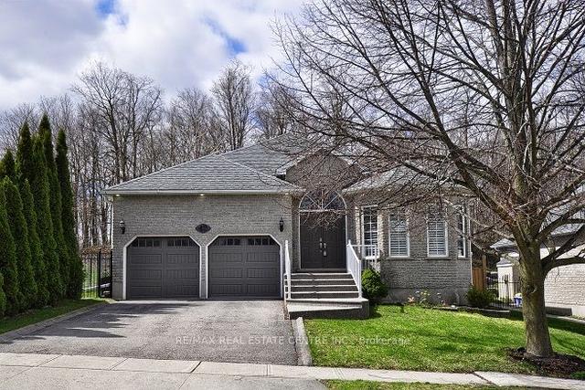 48 Mccormick Dr, House detached with 2 bedrooms, 3 bathrooms and 6 parking in Cambridge ON | Image 1