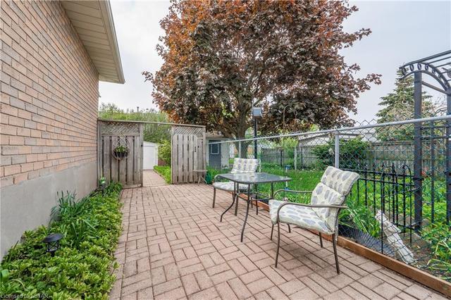 33 Dinison Crescent, House semidetached with 4 bedrooms, 2 bathrooms and null parking in Kitchener ON | Image 31