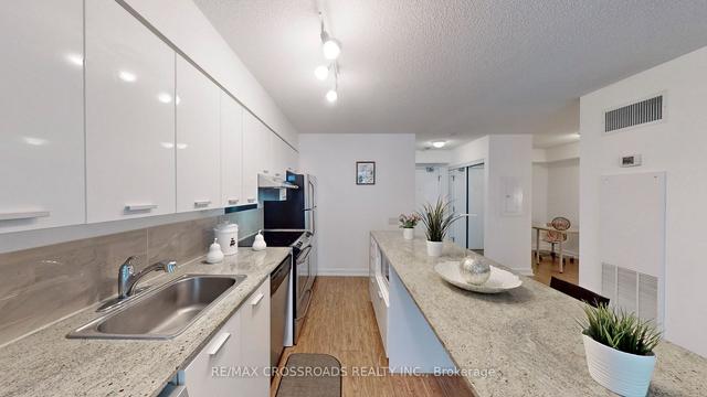 1112 - 15 Singer Ct, Condo with 1 bedrooms, 2 bathrooms and 1 parking in Toronto ON | Image 6