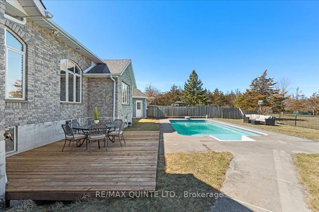 109 Sills Rd, House detached with 3 bedrooms, 3 bathrooms and 12 parking in Belleville ON | Image 28