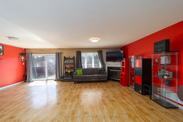 24 Sun King Cres, House detached with 3 bedrooms, 3 bathrooms and 4 parking in Barrie ON | Image 25