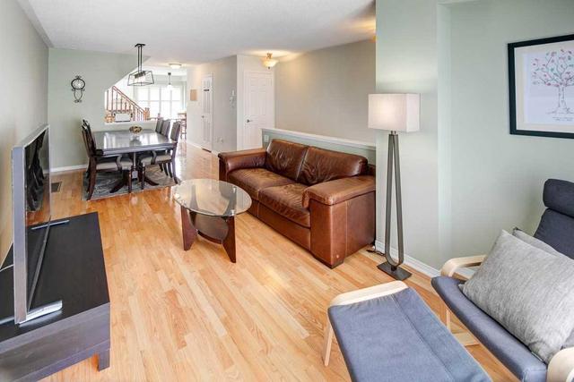 7055 Fairmeadow Cres, House attached with 3 bedrooms, 3 bathrooms and 1 parking in Mississauga ON | Image 5