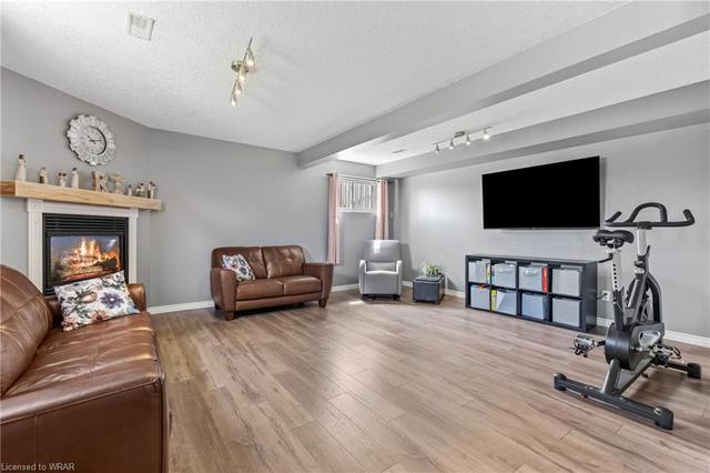 445 Bankside Cres, House semidetached with 3 bedrooms, 2 bathrooms and 3 parking in Kitchener ON | Image 16