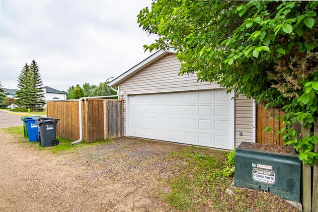 63 Carroll Cres, House detached with 4 bedrooms, 3 bathrooms and 2 parking in Red Deer AB | Image 2