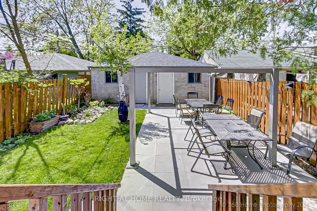 898 Dovercourt Rd, House detached with 3 bedrooms, 3 bathrooms and 2 parking in Toronto ON | Image 16