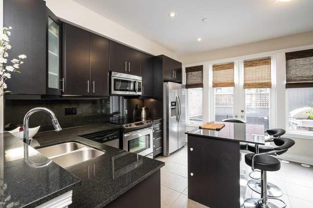 10 Agar Lane, House attached with 3 bedrooms, 3 bathrooms and 2 parking in Vaughan ON | Image 9
