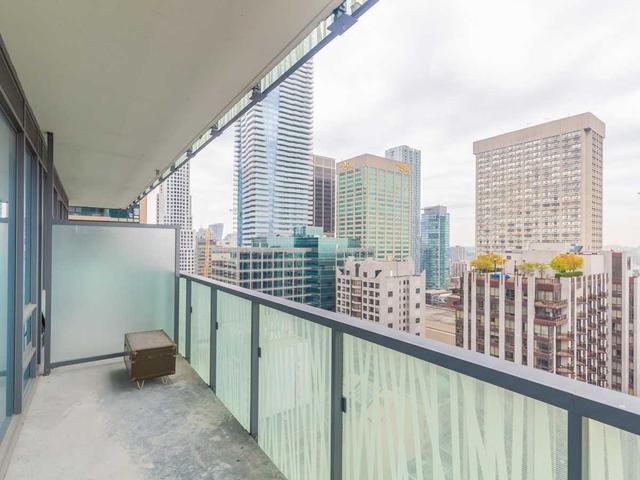 2211 - 50 Charles St E, Condo with 1 bedrooms, 1 bathrooms and 0 parking in Toronto ON | Image 9