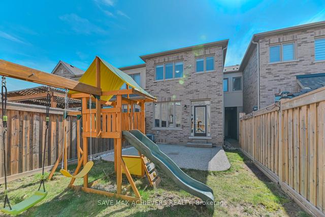 23 Lady Evelyn Cres N, House attached with 4 bedrooms, 3 bathrooms and 3 parking in Brampton ON | Image 29