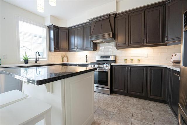 132 Bellroyal Cres, House detached with 6 bedrooms, 3 bathrooms and 2 parking in Hamilton ON | Image 9