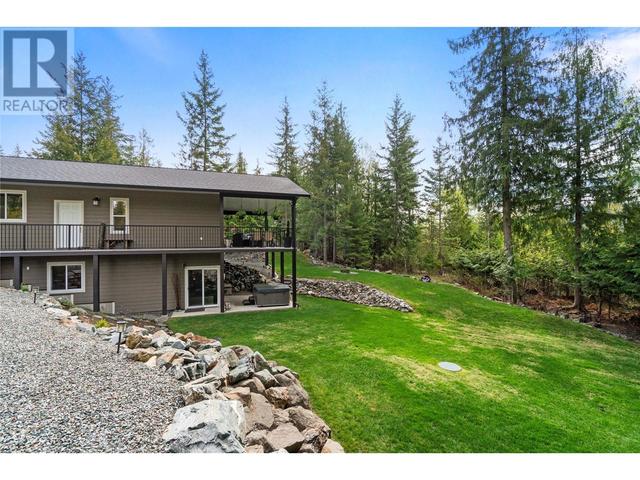7430 Stampede Trail, House detached with 3 bedrooms, 2 bathrooms and 4 parking in Columbia Shuswap F BC | Image 85