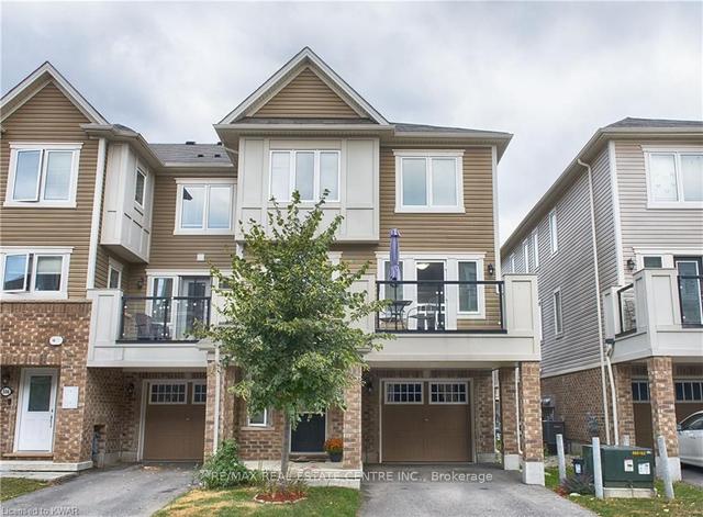 554 Goldenrod Ln, Townhouse with 3 bedrooms, 3 bathrooms and 2 parking in Kitchener ON | Image 1
