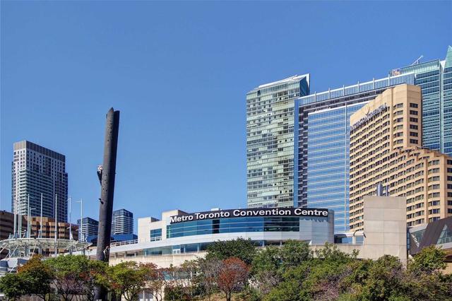 717 - 270 Wellington St W, Condo with 2 bedrooms, 2 bathrooms and 1 parking in Toronto ON | Image 15