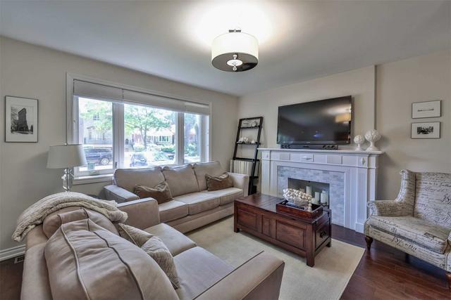 18 Carmichael Ave, House detached with 2 bedrooms, 2 bathrooms and 2 parking in Toronto ON | Image 39