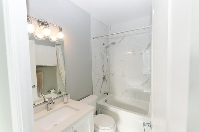 3205 - 220 Burnhamthorpe Rd W, Condo with 1 bedrooms, 2 bathrooms and 1 parking in Mississauga ON | Image 4