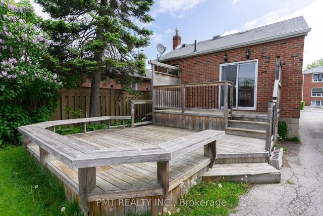 52 Sixteenth St, House detached with 2 bedrooms, 2 bathrooms and 1 parking in Toronto ON | Image 9