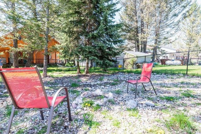 7500 Rivercrest Rd, House detached with 3 bedrooms, 2 bathrooms and 4 parking in Radium Hot Springs BC | Image 32