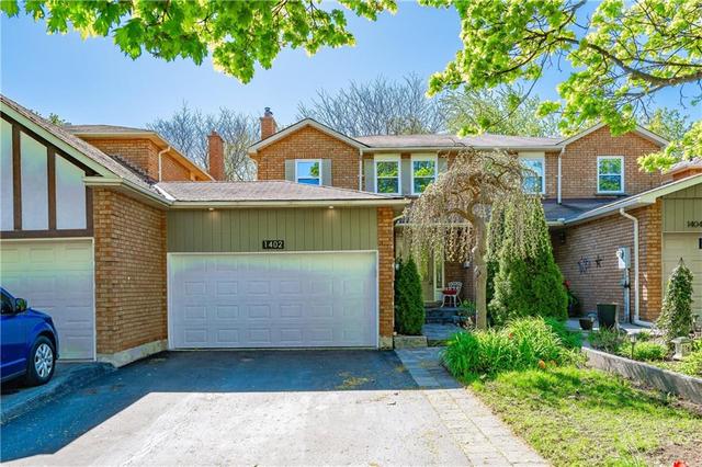 1402 Cedarglen Crt, House attached with 4 bedrooms, 2 bathrooms and 4 parking in Oakville ON | Image 1