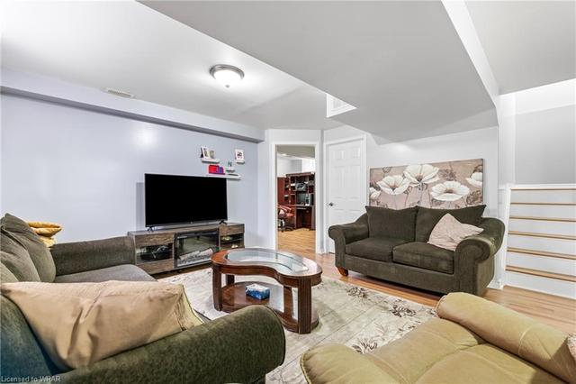 124 Crawford Cres, House detached with 4 bedrooms, 2 bathrooms and 3 parking in Cambridge ON | Image 18