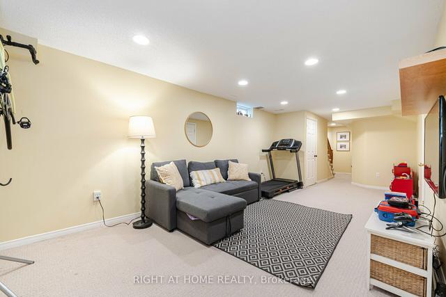 11 Catkins Cres, House detached with 3 bedrooms, 4 bathrooms and 3 parking in Whitby ON | Image 26
