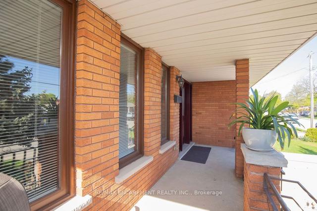 92 Taymall St, House detached with 3 bedrooms, 2 bathrooms and 5 parking in Hamilton ON | Image 34