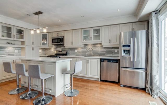46 Wheeling Dr, House detached with 4 bedrooms, 4 bathrooms and 6 parking in Toronto ON | Image 3