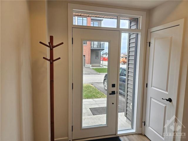 656 Corporal Private, Townhouse with 2 bedrooms, 3 bathrooms and 2 parking in Ottawa ON | Image 3