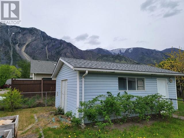 819 10th Ave, House detached with 3 bedrooms, 1 bathrooms and 5 parking in Keremeos BC | Image 32