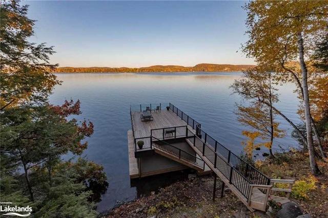 1103 Sugar Bush Rd, House detached with 4 bedrooms, 2 bathrooms and 6 parking in Lake of Bays ON | Image 2