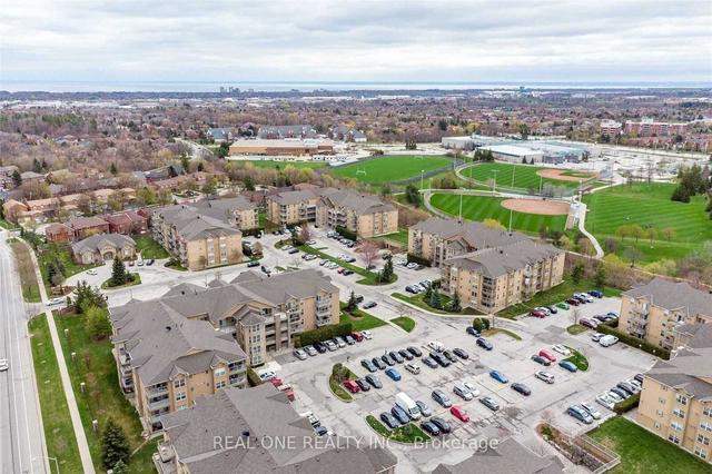 212 - 1460 Bishops Gate, Condo with 3 bedrooms, 2 bathrooms and 3 parking in Oakville ON | Image 16