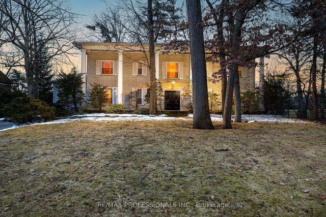 10 Woodmere Crt, House detached with 5 bedrooms, 6 bathrooms and 18 parking in Toronto ON | Image 12
