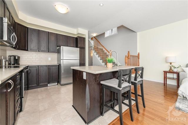 245 Via San Marino St, Townhouse with 3 bedrooms, 3 bathrooms and 2 parking in Ottawa ON | Image 12